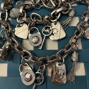 MICHEAL KORS NECKLACE & BRACELET MATCHING SET